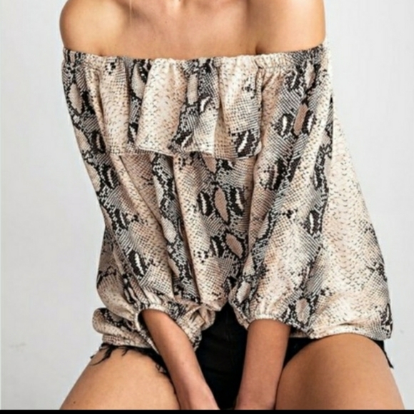 **HP** Snakeskin Off The Shoulder Top - Picture 2 of 7